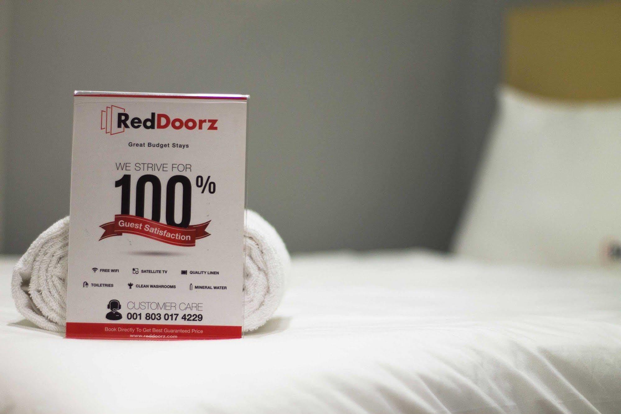 Reddoorz Apartment @ Green Pramuka Jakarta Exterior foto